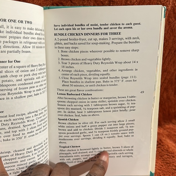 Reynolds Wrap Carefree Cooking with aluminum foil ( copyright 1975 ) - Picture 7 of 9